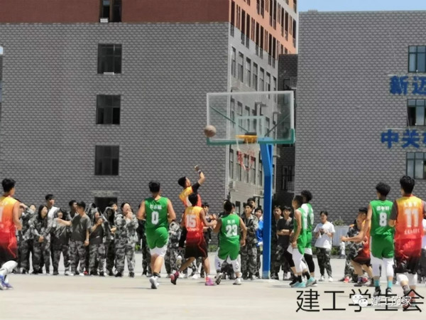 篮球赛2.webp_meitu_2.jpg