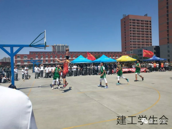 篮球赛3.webp_meitu_3.jpg