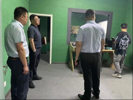 实验室安全检查新闻稿556_451x338.jpg