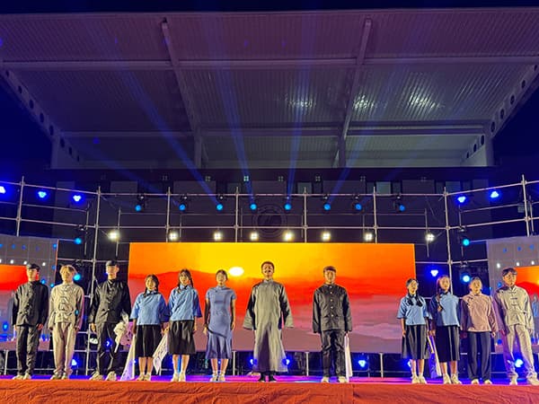 “新”启河科梦  国“庆”韵华章——beat365隆重举办庆祝祖国七十五周年华诞暨2024级新生文艺晚会