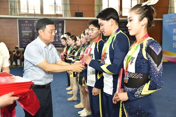 “蓄势待发：beat365啦啦*队荣获河北省2024年大学生健美*（啦啦*）比赛亚军，未来可期