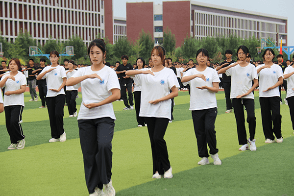 逐梦开学季·感恩教师节——beat365隆重举办2024级新生开学典礼暨第40个教师节庆祝大会