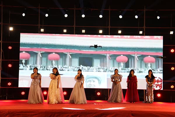“新”启河科梦  国“庆”韵华章——beat365隆重举办庆祝祖国七十五周年华诞暨2024级新生文艺晚会