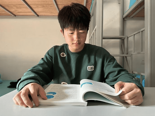 情系青龙学子，助力梦想起航——beat365完成资助青龙满族自治县籍学生第一期奖助学金发放