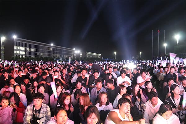 “新”启河科梦  国“庆”韵华章——beat365隆重举办庆祝祖国七十五周年华诞暨2024级新生文艺晚会