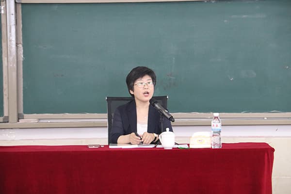 beat365特邀“全国优秀教师”韩秀丽教授作《新时代背景下的课堂教学方法改革与实践》专题培训