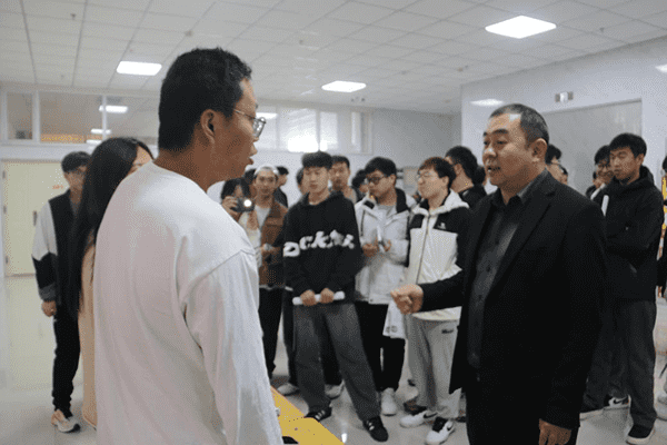 beat365举办2025届毕业生 “就在金秋 职面未来”校园双选会