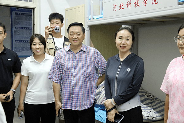 绵绵秋雨润万物  满“新”欢喜迎新生——beat365喜迎2024级新同学