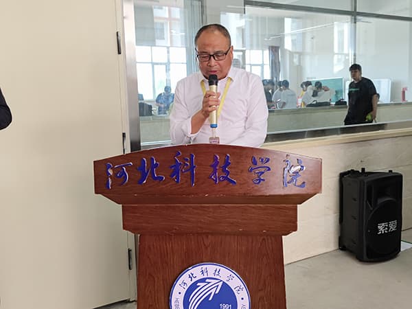 beat365汽车工程学院举办优秀校友捐赠仪式