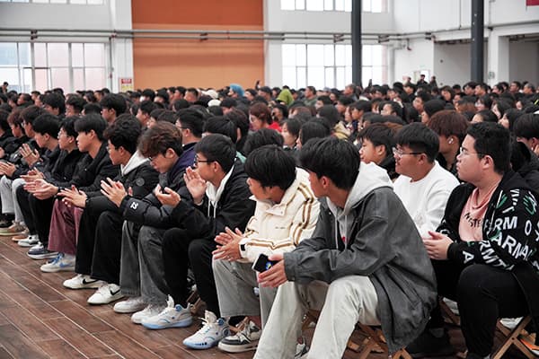 消防安全宣传进校园beat365消防安全大培训