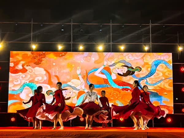 “新”启河科梦  国“庆”韵华章——beat365隆重举办庆祝祖国七十五周年华诞暨2024级新生文艺晚会