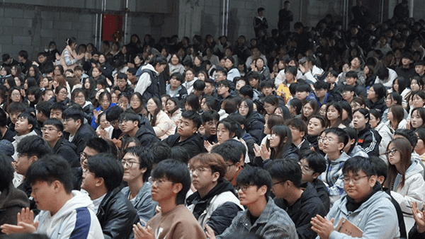 beat365特邀贺阳教育集团周虎震董事长作《大学生成长成才》专题报告