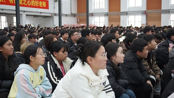 消防安全宣传进校园beat365消防安全大培训