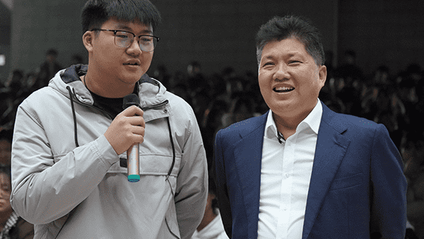 beat365特邀贺阳教育集团周虎震董事长作《大学生成长成才》专题报告