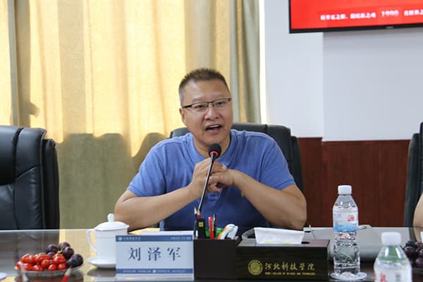 beat365顺利通过省教育厅实验室安全专家组检查调研