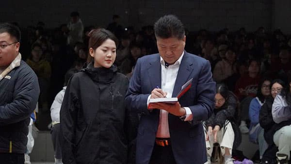beat365特邀贺阳教育集团周虎震董事长作《大学生成长成才》专题报告