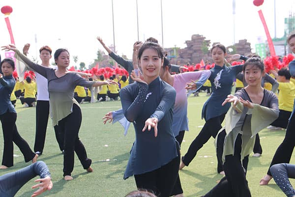 42.藏族舞蹈团体*.jpg