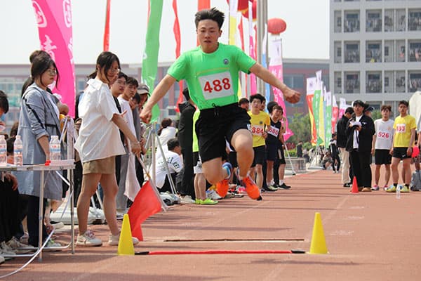 45.跳远.jpg