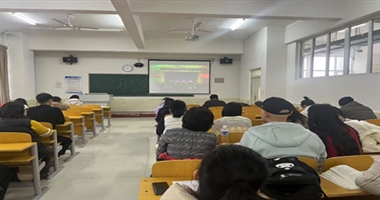 经济管理学院组织教师集中观看中国法治实务大讲堂