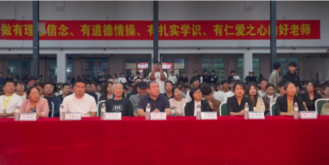 计算机学院举办“ AI+大数据时代计算机相关专业学生自主发展能力提升”主题讲座 第 1 张