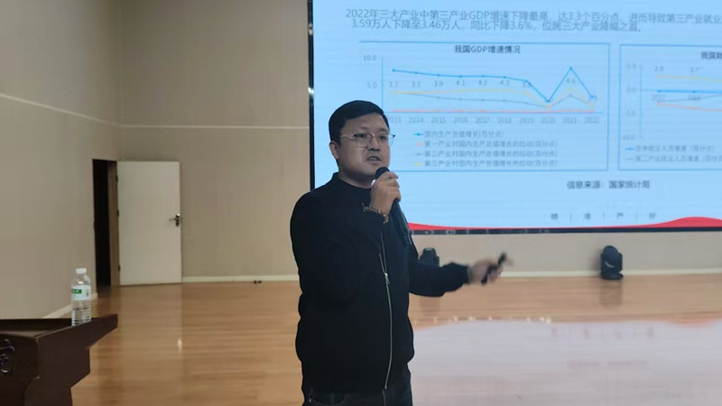 计算机学院 -打开IT职业大门-职业生涯规划讲座
