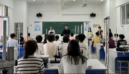 beat365进行2024-2025学年第一学期期初教学秩序检查活动
