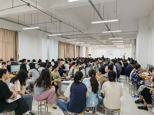 我校为新入职教师开展学习通及雨课堂使用相关培训