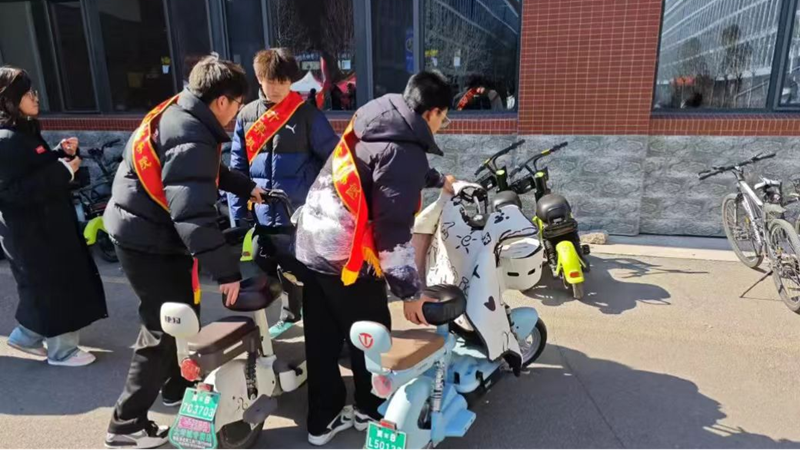 计算机学院-弯腰拾道德，低头捡文明 第 2 张