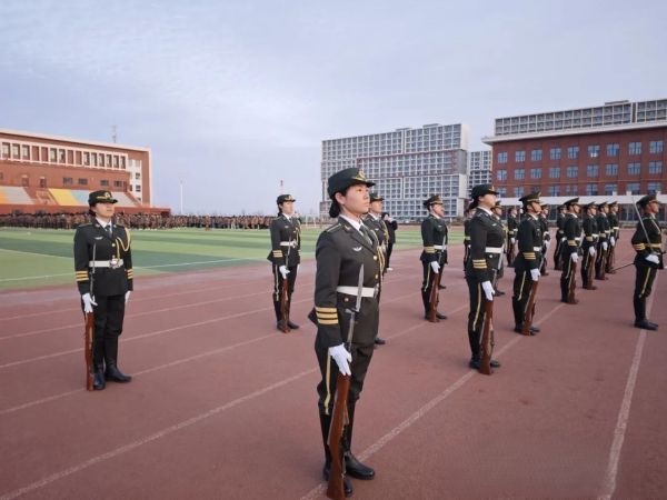 精神文明高扬 勤学修身共进||beat365隆重举行“精神文明·勤学修身·全员育人”全校师生大型升旗仪式 第 5 张